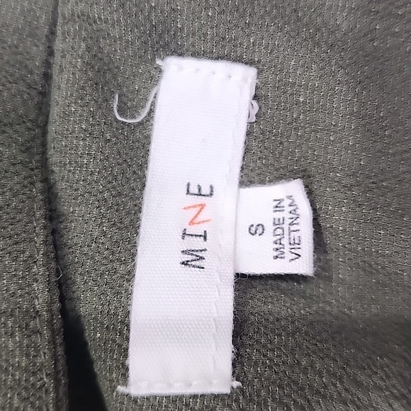 Mine Green Scalloped Halter Top with Back keyhole neckline. Size S. - Picture 4 of 6